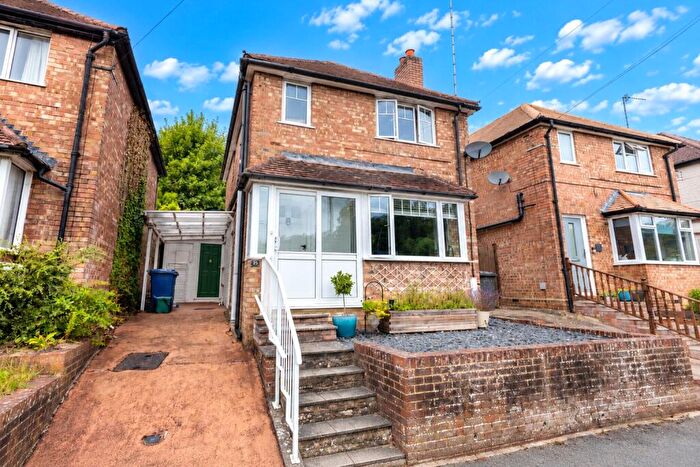 4 Bedroom Detached House For Sale In Cliffe Road, Godalming, Surrey, GU7