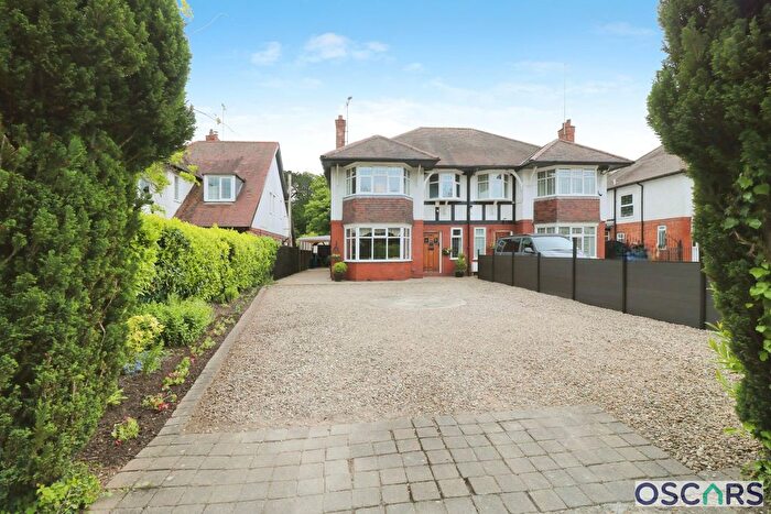 4 Bedroom Semi-Detached House For Sale In Tranby Lane, Anlaby, HU10