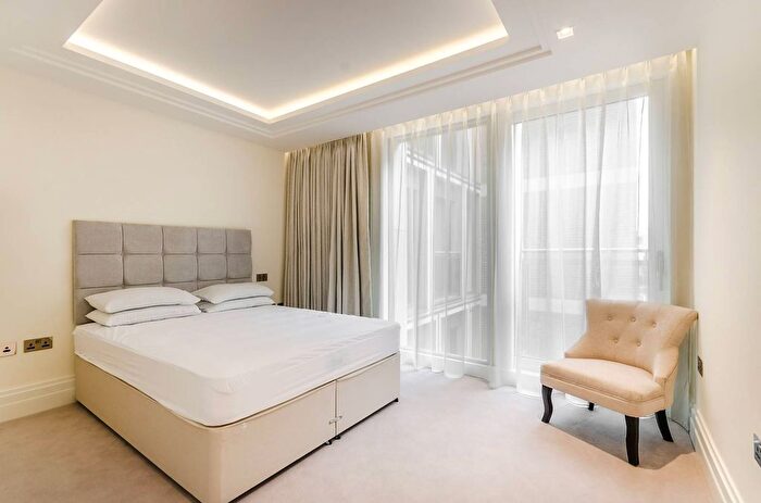 2 Bedroom Flat To Rent In Gladstone House, The Strand, London, WC2R