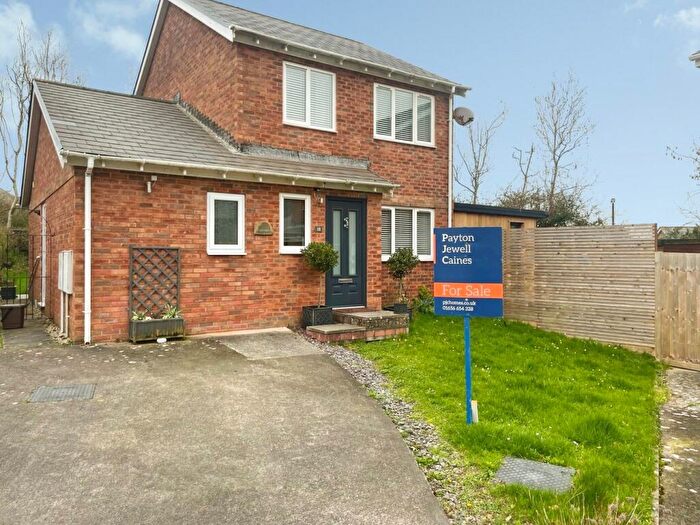 3 Bedroom Detached House For Sale In Ton Tylluan, Bridgend, CF31