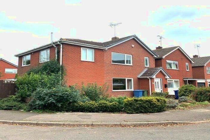 5 Bedroom Property To Rent In Featherstone Close, Mansfield NG18