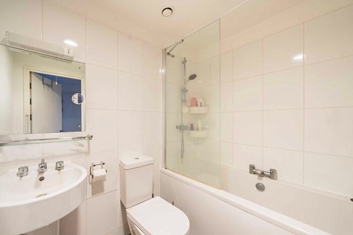 1 Bedroom Flat To Rent In Petergate, Battersea, SW11