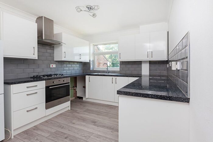 2 Bedroom Flat To Rent In Lambourne Road, Chigwell, IG7