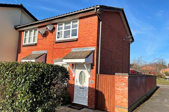 1 Bedroom End Of Terrace House To Rent In Egham, Surrey, TW20