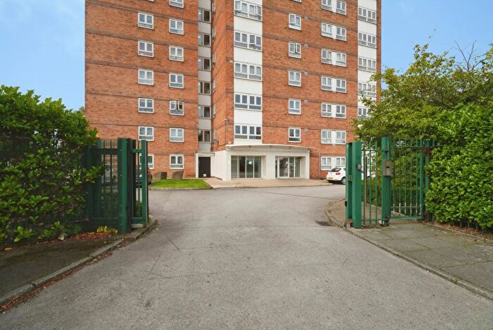 2 Bedroom Flat For Sale In Highclere Avenue, Salford, Greater Manchester, M7