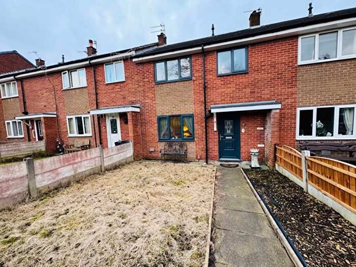 3 Bedroom Mews For Sale In Inverness Close, Aspull, Wigan, WN2