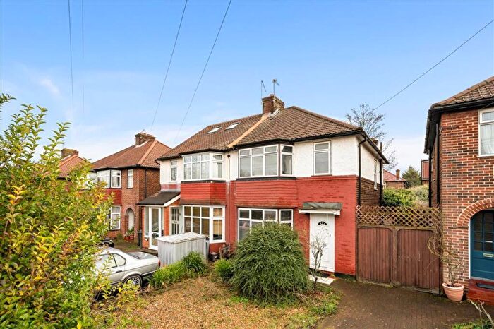 3 Bedroom House For Sale In Cumbrian Gardens, Golders Green, NW2