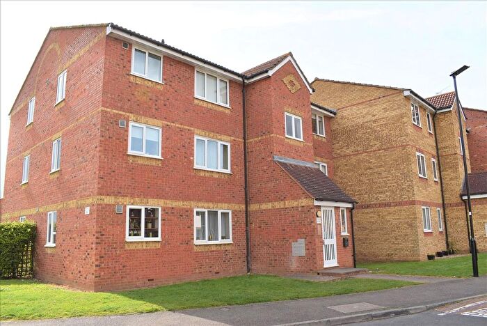 1 Bedroom Flat To Rent In Redford Close, Feltham, TW13