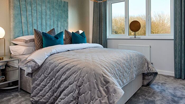 2 Bedroom Semi Detached House For Sale In Arnold Ln, Nottingham, NG4