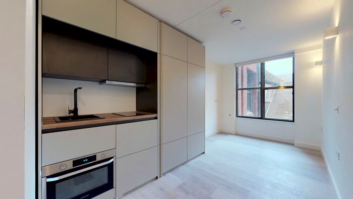 Studio To Rent In George Street, Luton, LU1