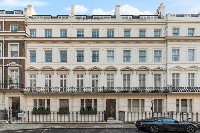 1 Bedroom Flat To Rent In Strathearn House, Strathearn Place, W2