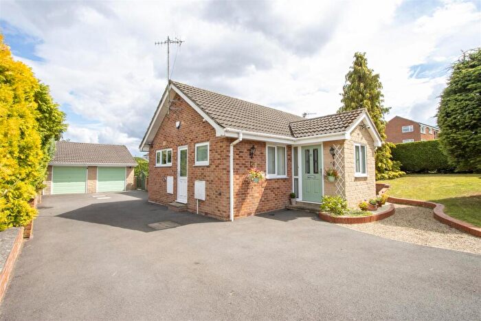 3 Bedroom Detached Bungalow For Sale In Oldridge Close, Holme Hall, Chesterfield, S40