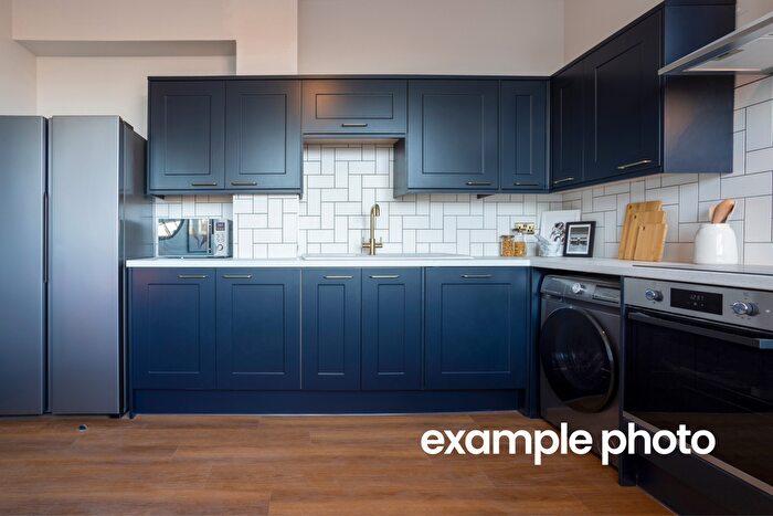 7 Bedroom Property To Rent In Flat, London, TW1