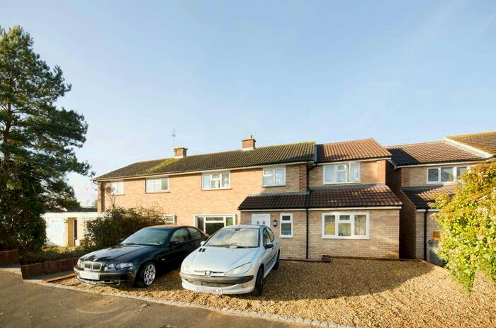 5 Bedroom Semi-Detached House To Rent In Applegarth Avenue, Park Barn, Guildford, GU2