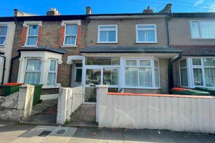3 Bedroom Terraced House To Rent In Fourth Avenue, London, E12