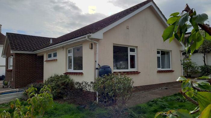 3 Bedroom Bungalow To Rent In Bungalow Dawlish, EX7