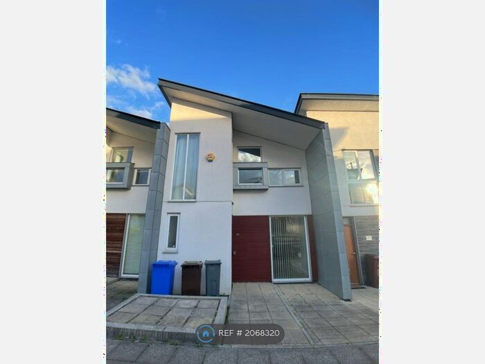 3 Bedroom Terraced House To Rent In Lloyd Wright Avenue, Manchester, M11