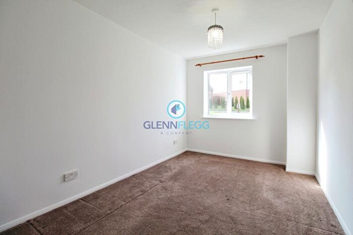 2 Bedroom Apartment To Rent In Littlebrook Avenue, Burnham, SL2