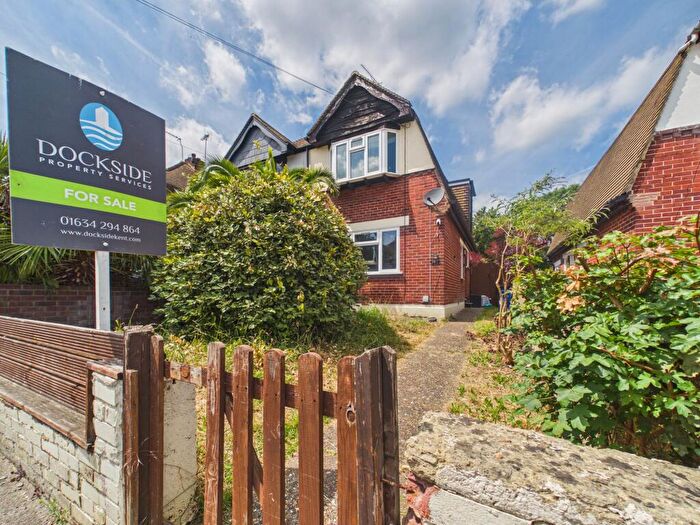 2 Bedroom Semi Detached House For Sale In Hawthorne Avenue, Rainham, Gillingham, Medway, ME8