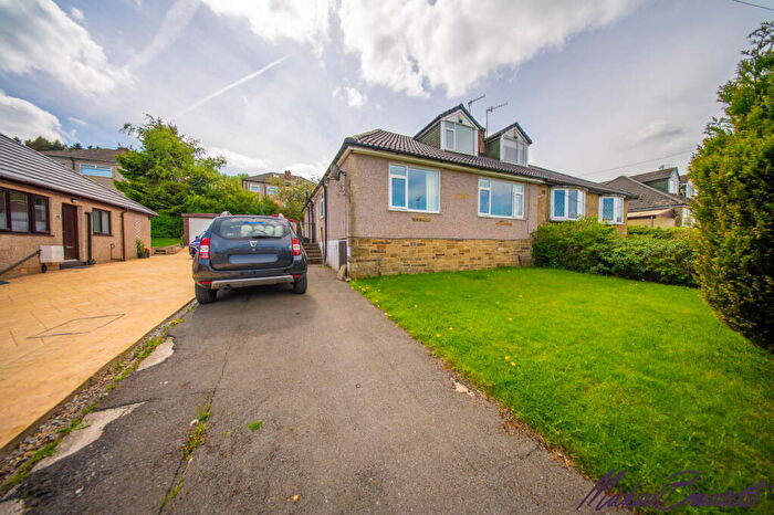 4 Bedroom Semi Detached House For Sale In Gregory Crescent, Bradford, BD7