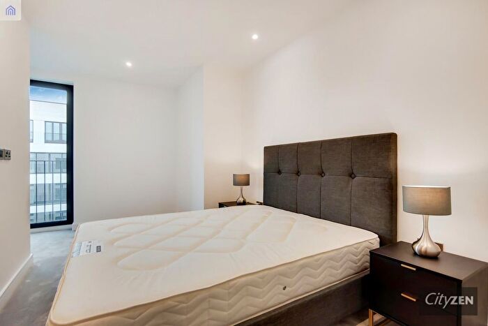 2 Bedroom Flat To Rent In Rosewood Building, Cremer Street, London, London, E2
