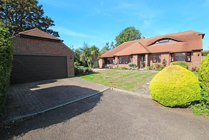 4 Bedroom Detached House For Sale In The Grove, Eastbourne, BN20