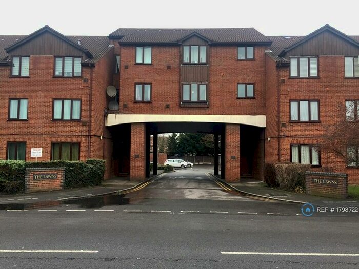 1 Bedroom Flat To Rent In Old Bath Road, Colnbrook, Slough, SL3