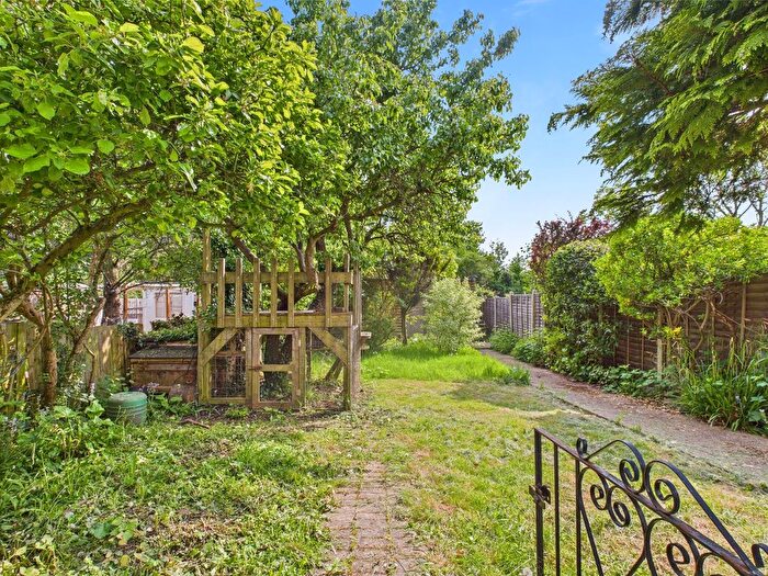 4 Bedroom Semi-Detached House To Rent In Cavendish Avenue, Harrow, HA1