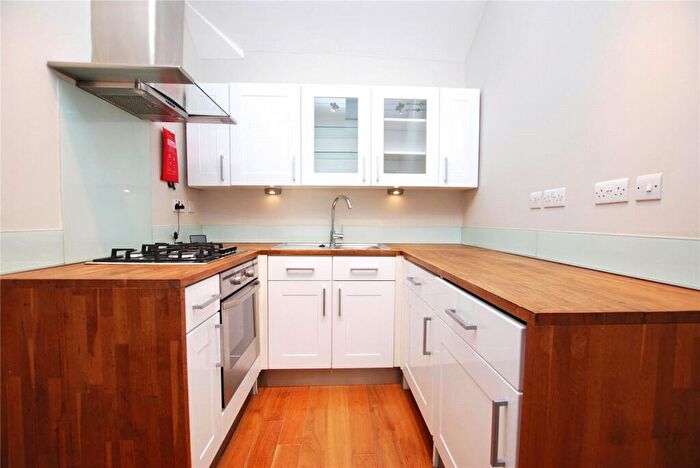 1 Bedroom Apartment To Rent In York Road, Guildford, Surrey, GU1