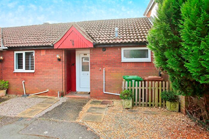 1 Bedroom Terraced Bungalow For Sale In Cardinals Gate, Peterborough, PE4
