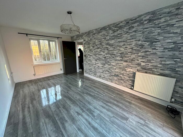 3 Bedroom Detached House To Rent In Newcroft Drive, Manchester, M9