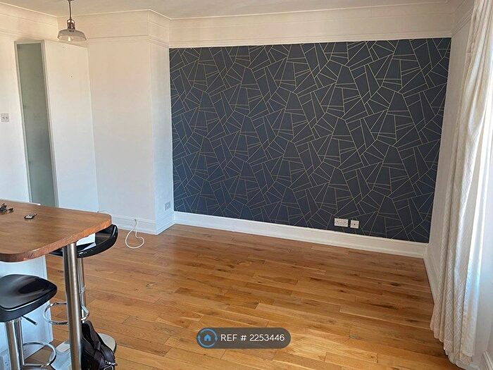 1 Bedroom Flat To Rent In Longbrook Street, Exeter, EX4