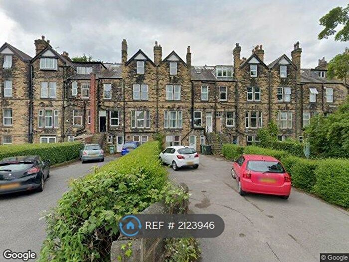2 Bedroom Flat To Rent In Holly Bank, Leeds, LS6