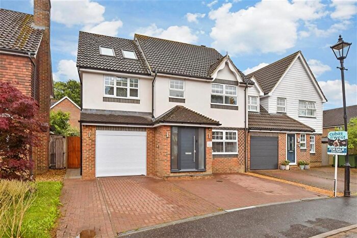 4 Bedroom Link Detached House For Sale In Cornflower Way, Southwater, Horsham, West Sussex, RH13