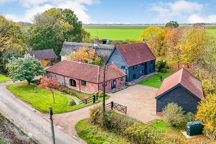 4 Bedroom Barn Conversion For Sale In Pristow Green Lane, Tibenham, Norwich, NR16