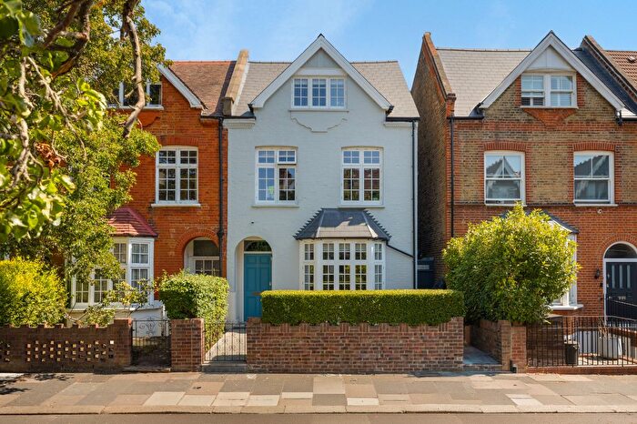 5 Bedroom Property For Sale In Kenilworth Road, Ealing, London, W5