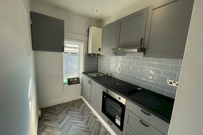 2 Bedroom Flat To Rent In St Isan Road Cardiff, CF14