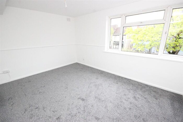 3 Bedroom Flat To Rent In Clarage House, Long Lane, Halesowen, B62