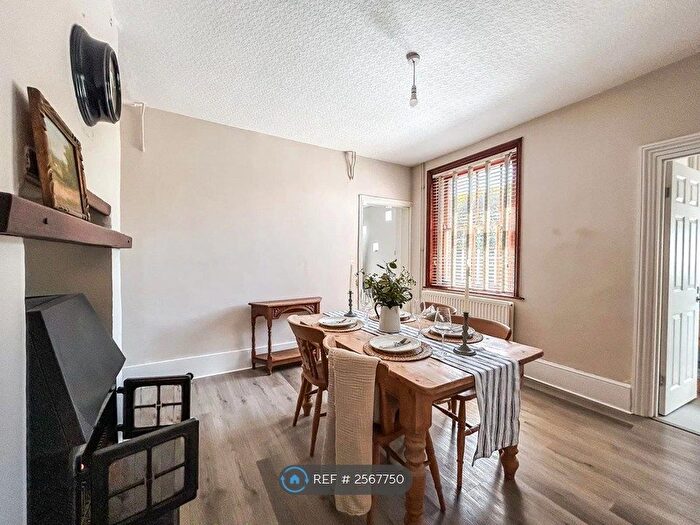 3 Bedroom Semi-Detached House To Rent In The Locks, Rugby, CV21