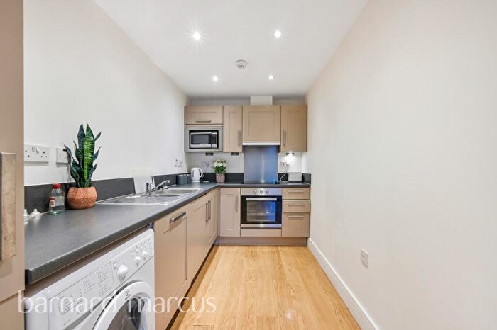 1 Bedroom Flat To Rent In Choumert Road, London, SE15