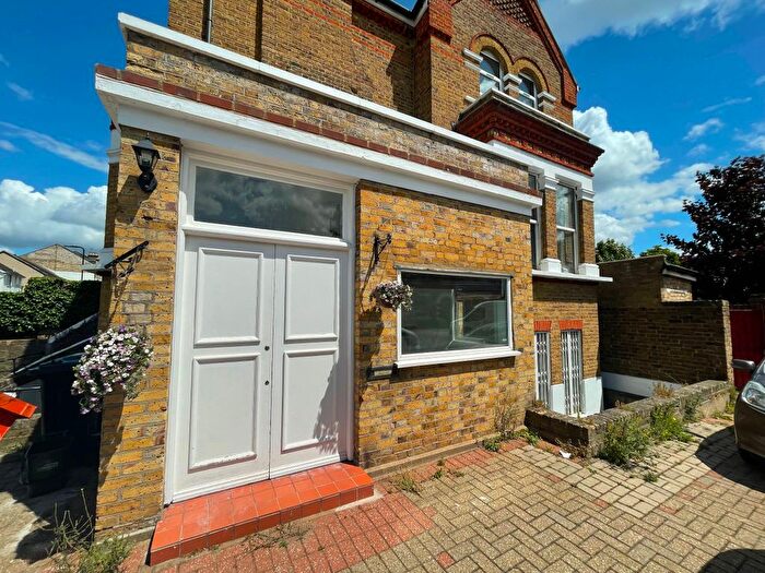 2 Bedroom Flat To Rent In Haven Lane, London, W5