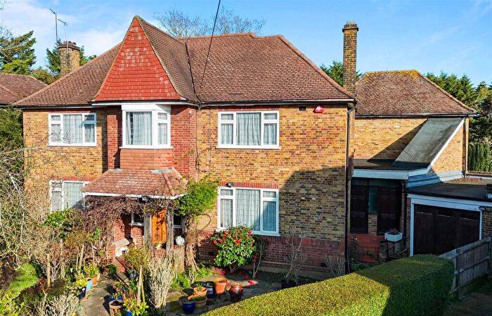 5 Bedroom Detached House For Sale In Cedars Close, London, NW4