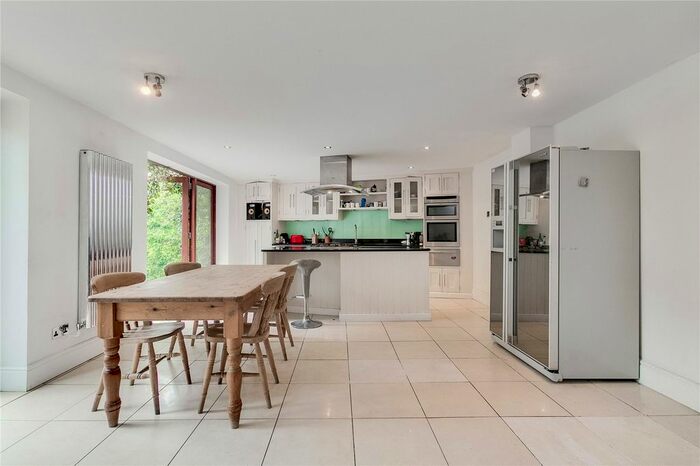 4 Bedroom Mews To Rent In Cheryls Close, London, SW6