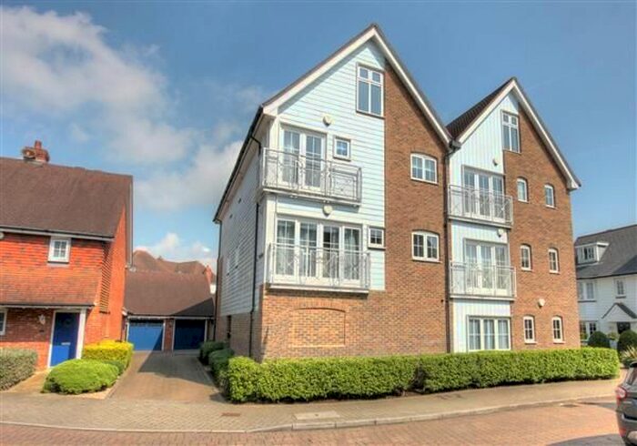 2 Bedroom Flat To Rent In Milton Lane, Kings Hill, West Malling, Kent, ME19