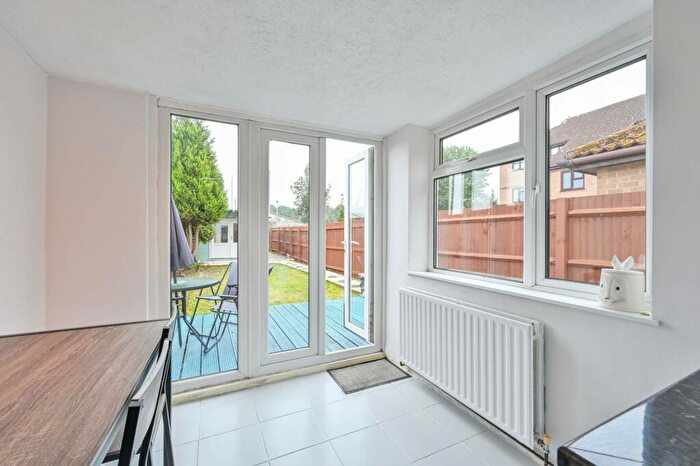 1 Bedroom Flat For Sale In Mangles Road, Guildford, GU1
