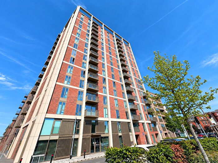 2 Bedroom Flat To Rent In Hulme Street, Salford, Manchester, M5