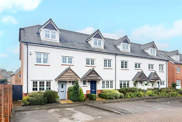 4 Bedroom End Terrace House For Sale In Stonechat Croft, Bracknell, Berkshire, RG12