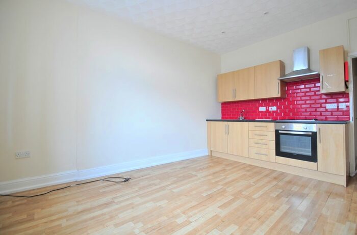 1 Bedroom Flat To Rent In Commercial Street, Newport, NP20