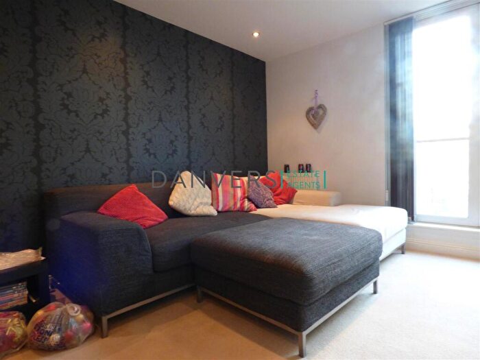 4 Bedroom Detached House To Rent In Woodford Road, Leicester, LE2