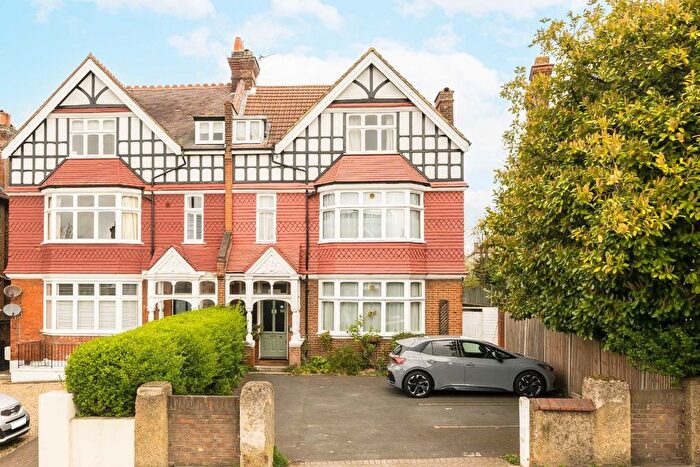 2 Bedroom Flat For Sale In Tooting Bec Gardens, Streatham, SW16
